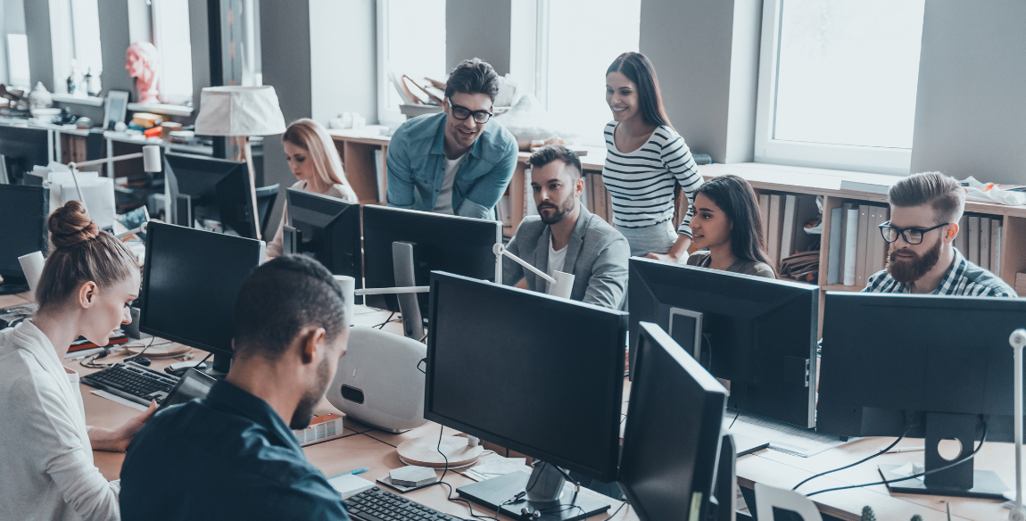 עובדים במשרד